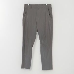 Fabletics Gray Performance Pants Mens 31x30 Stretch Golf Travel Dress Chino